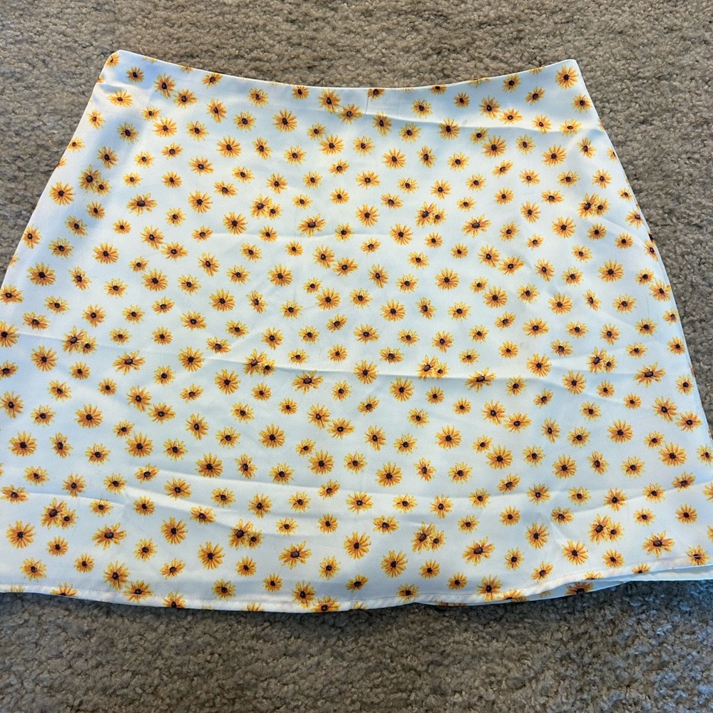 WeWoreWhat Sunflower Print White Pencil Skirt